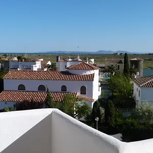 2 Beds, 2 Baths With Great Views And Pool Roses